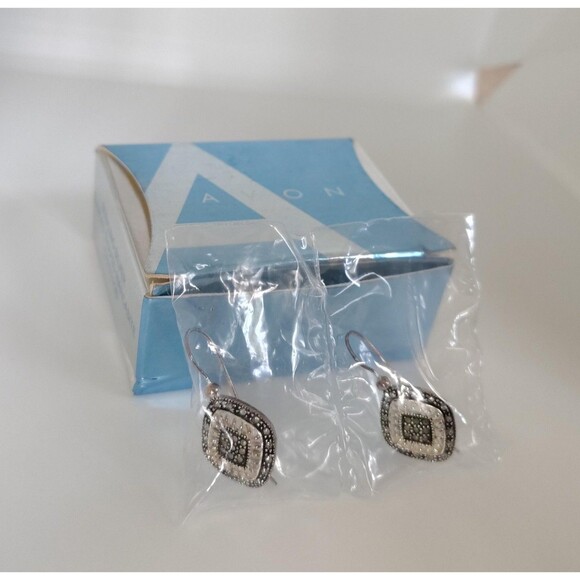 Vintage Avon 925 Sterling Silver Marcasite Diamond Shape Dangle Earrings 2004 2x - Picture 16 of 16